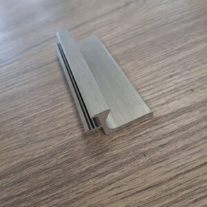 Fogantyúprofil "L" inox  3000 mm