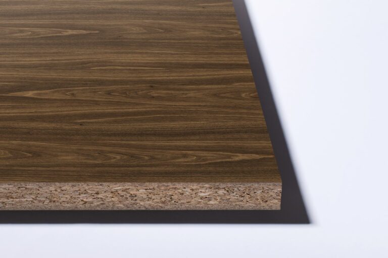 Kronospan K082 PW Bourbon tölgy – teljes tábla nézet