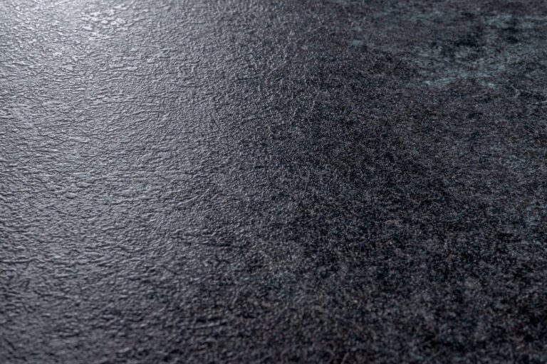 Kronospan K205 RS Fekete beton – közeli kép