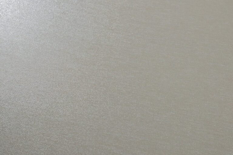 Kronospan K523 PE Platinum – közeli kép